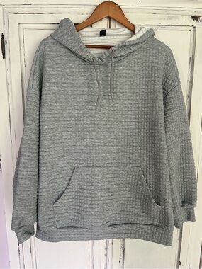 Women’s Gray Quilted Hoodie Sweater